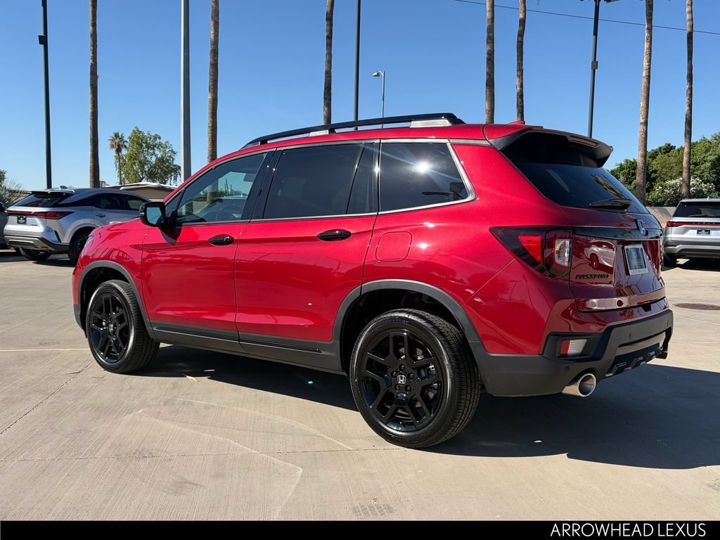 Used 2025 Honda Passport Black Edition image 4