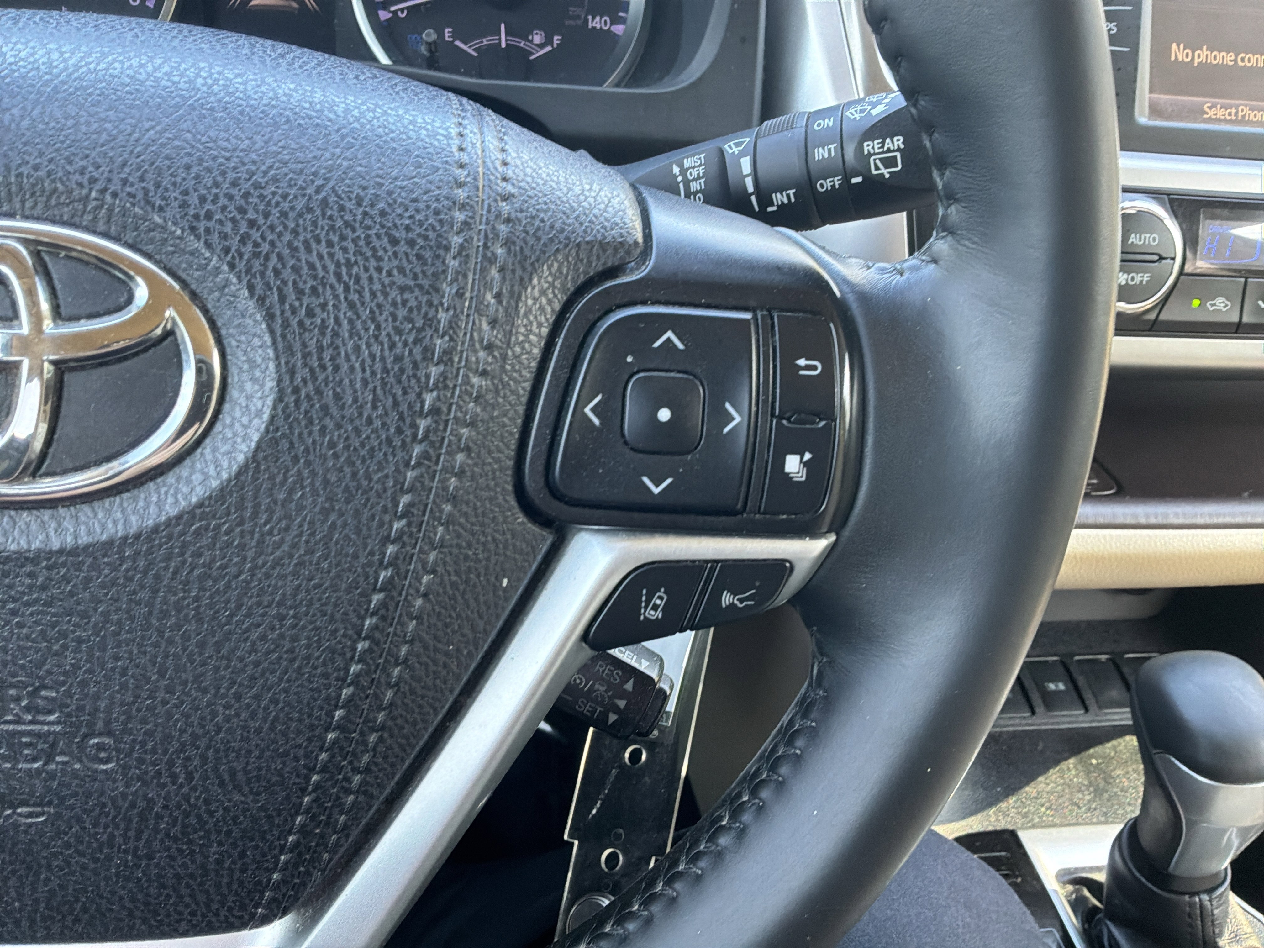 Used 2019 Toyota Highlander Plus FWD image 20