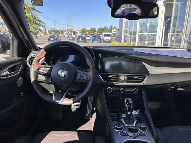 New 2025 Alfa Romeo Giulia AWD w/ Driving Assist Package image 10