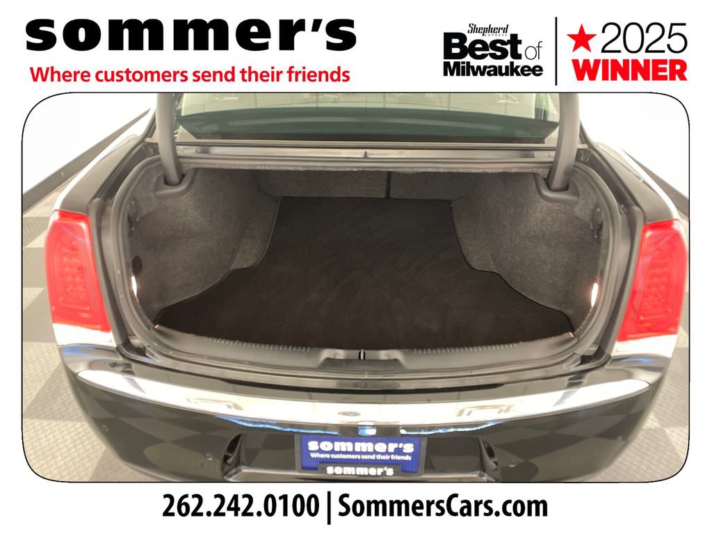 Used 2019 Chrysler 300 Limited w/ Safetytec Plus Group AWD/4WD image 21