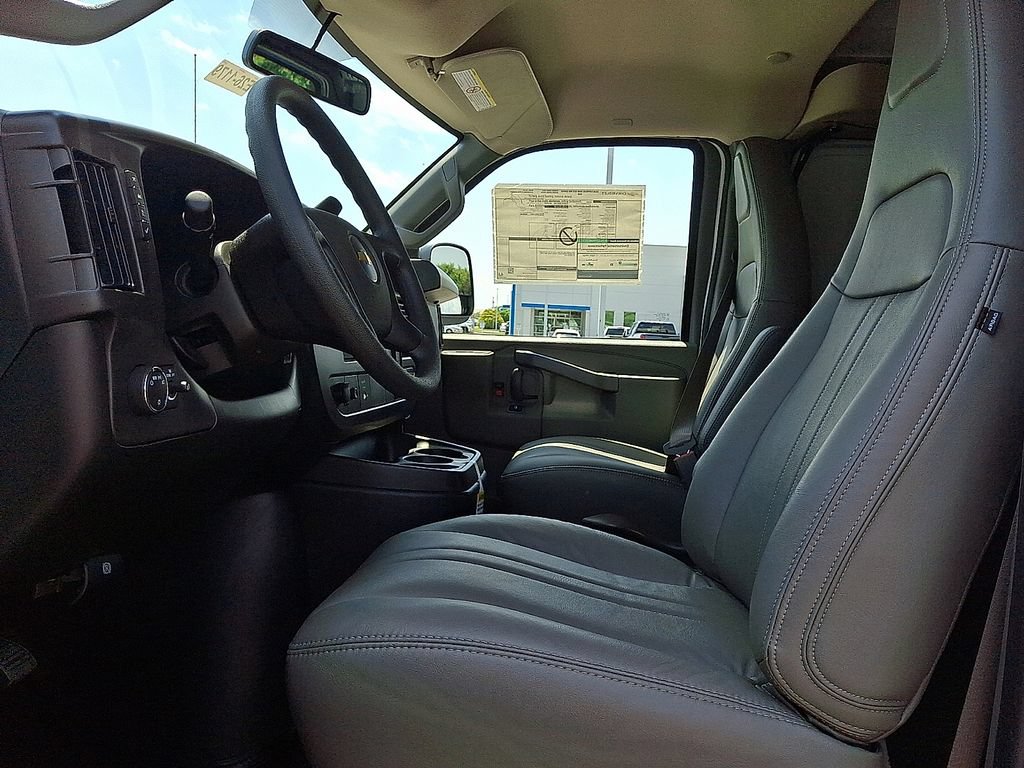 New 2026 Chevrolet Express 2500 Extended w/ Driver Convenience Package RWD image 9