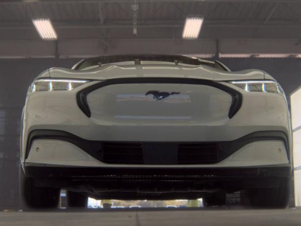 Used 2023 Ford Mustang Mach-E Premium RWD image 4