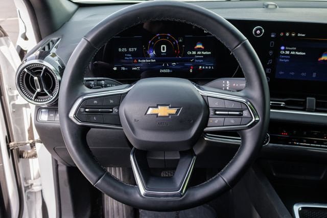 Used 2025 Chevrolet Equinox LT AWD/4WD image 17