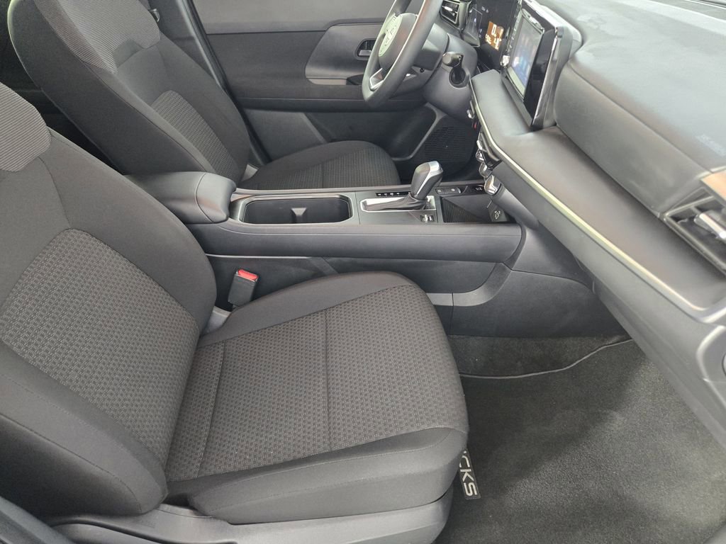 Used 2025 Nissan Kicks S image 15