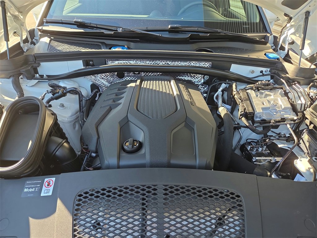 New 2026 Porsche Macan image 32