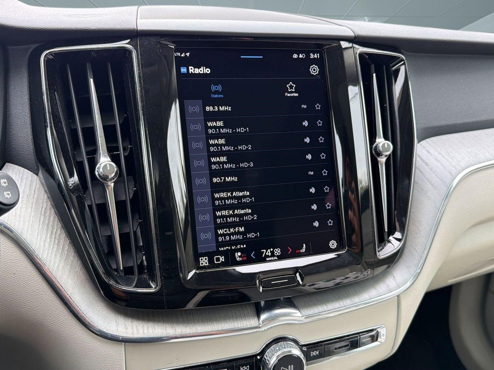 Certified 2024 Volvo XC60 B5 Plus w/ Climate Package image 25