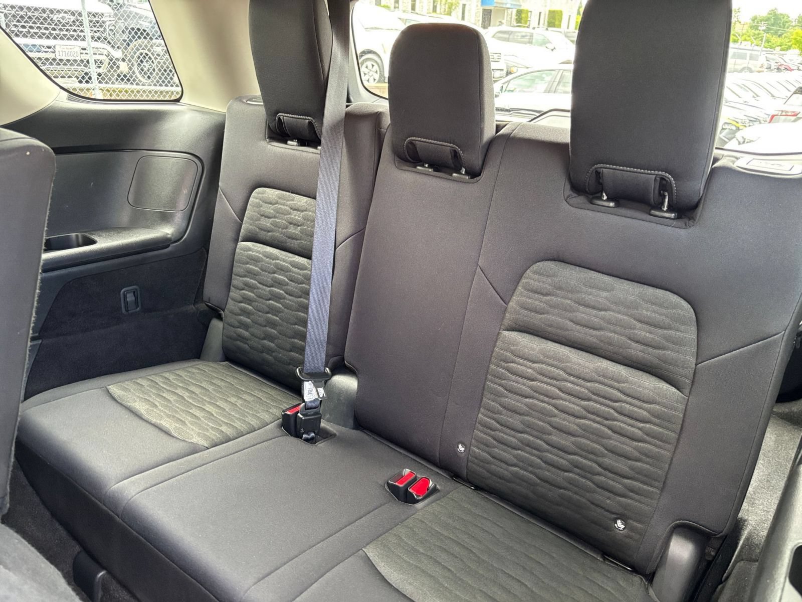 Used 2025 Nissan Pathfinder SV FWD image 30