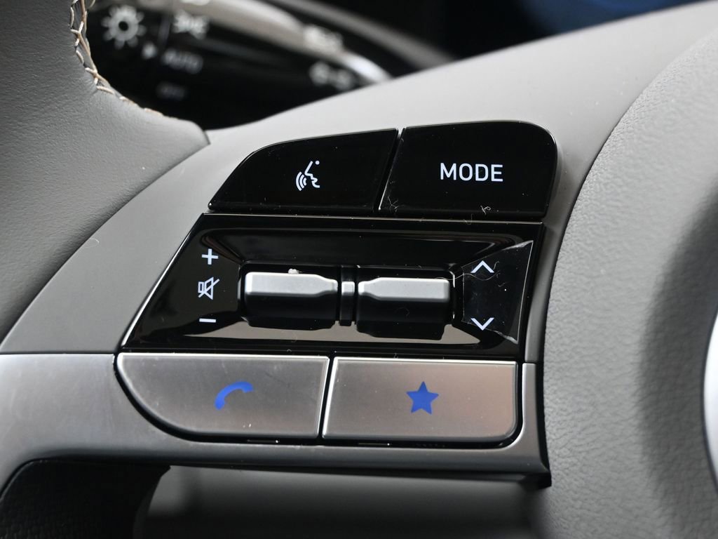 Certified 2025 Hyundai Elantra SEL image 24