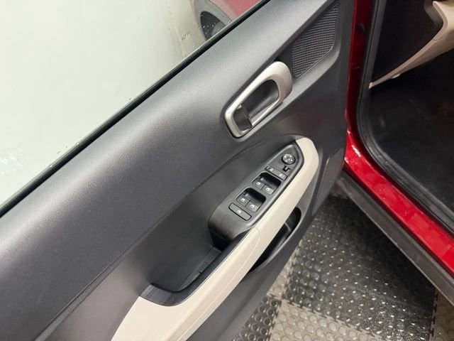 Certified 2024 Hyundai Venue SEL image 21