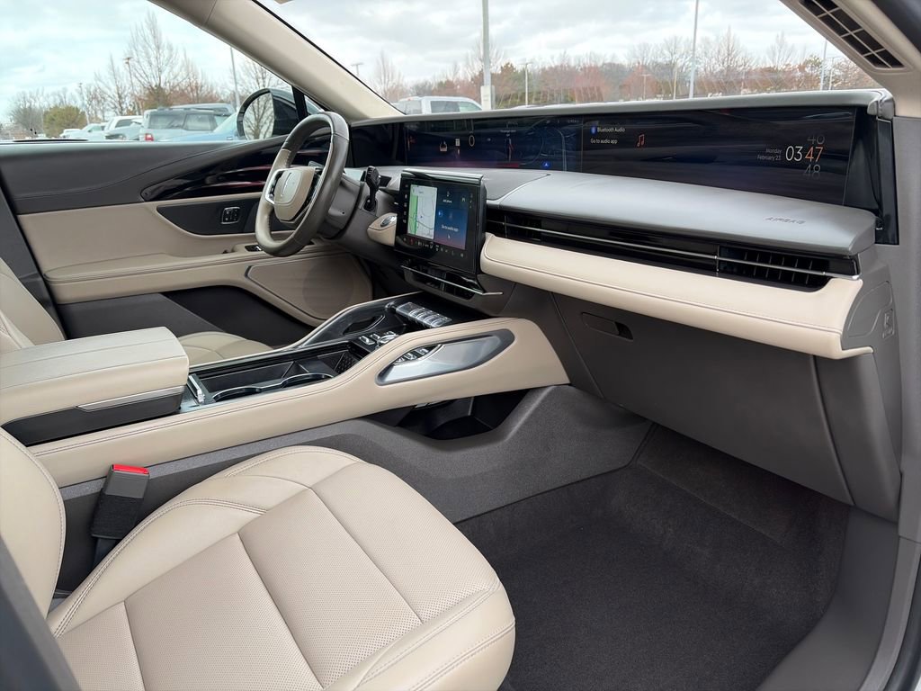 Used 2025 Lincoln Nautilus Premier image 10