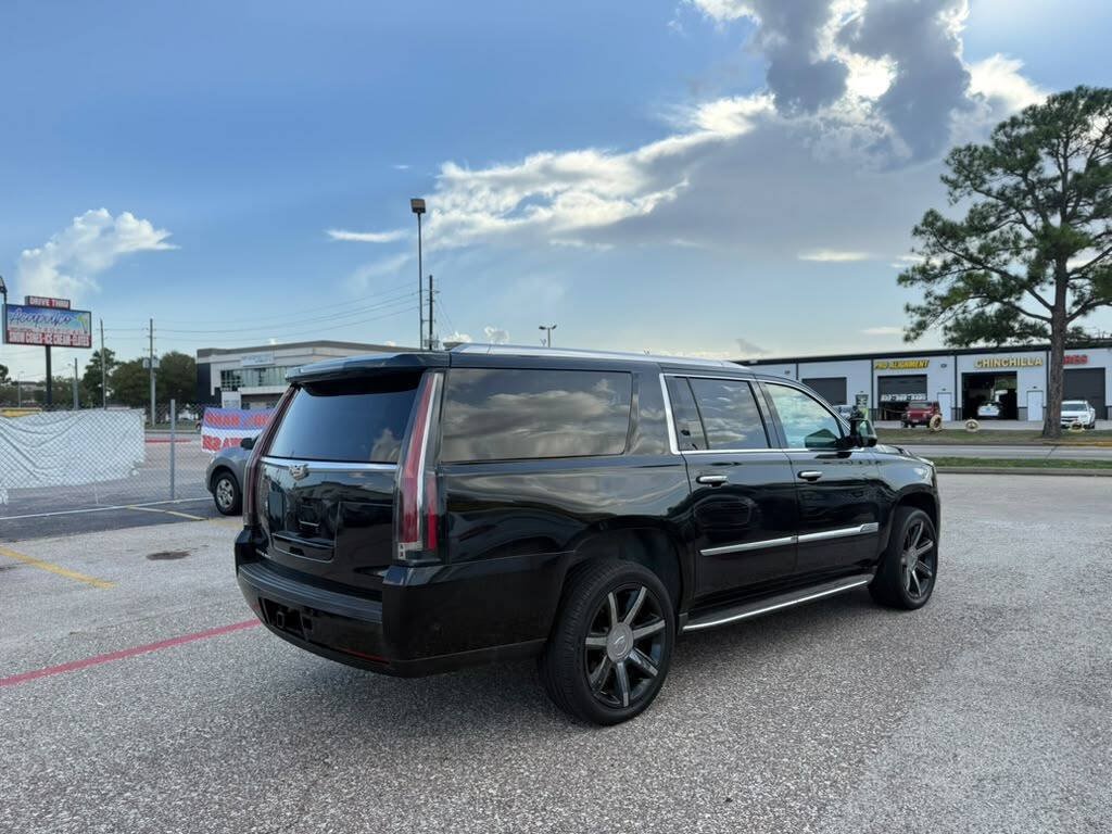Used 2017 Cadillac Escalade ESV Premium Luxury AWD/4WD image 11