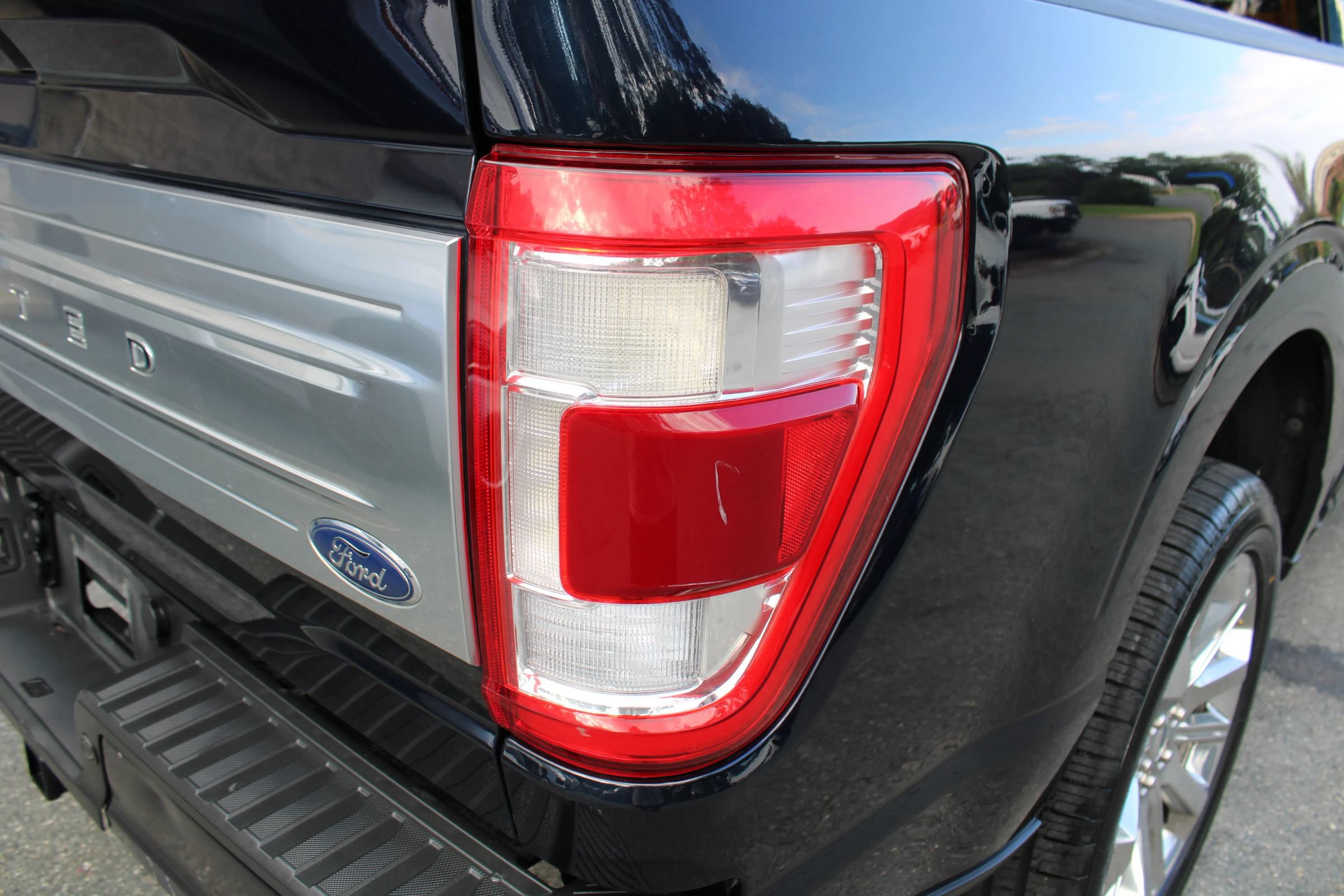 Used 2021 Ford F150 Limited AWD/4WD image 39