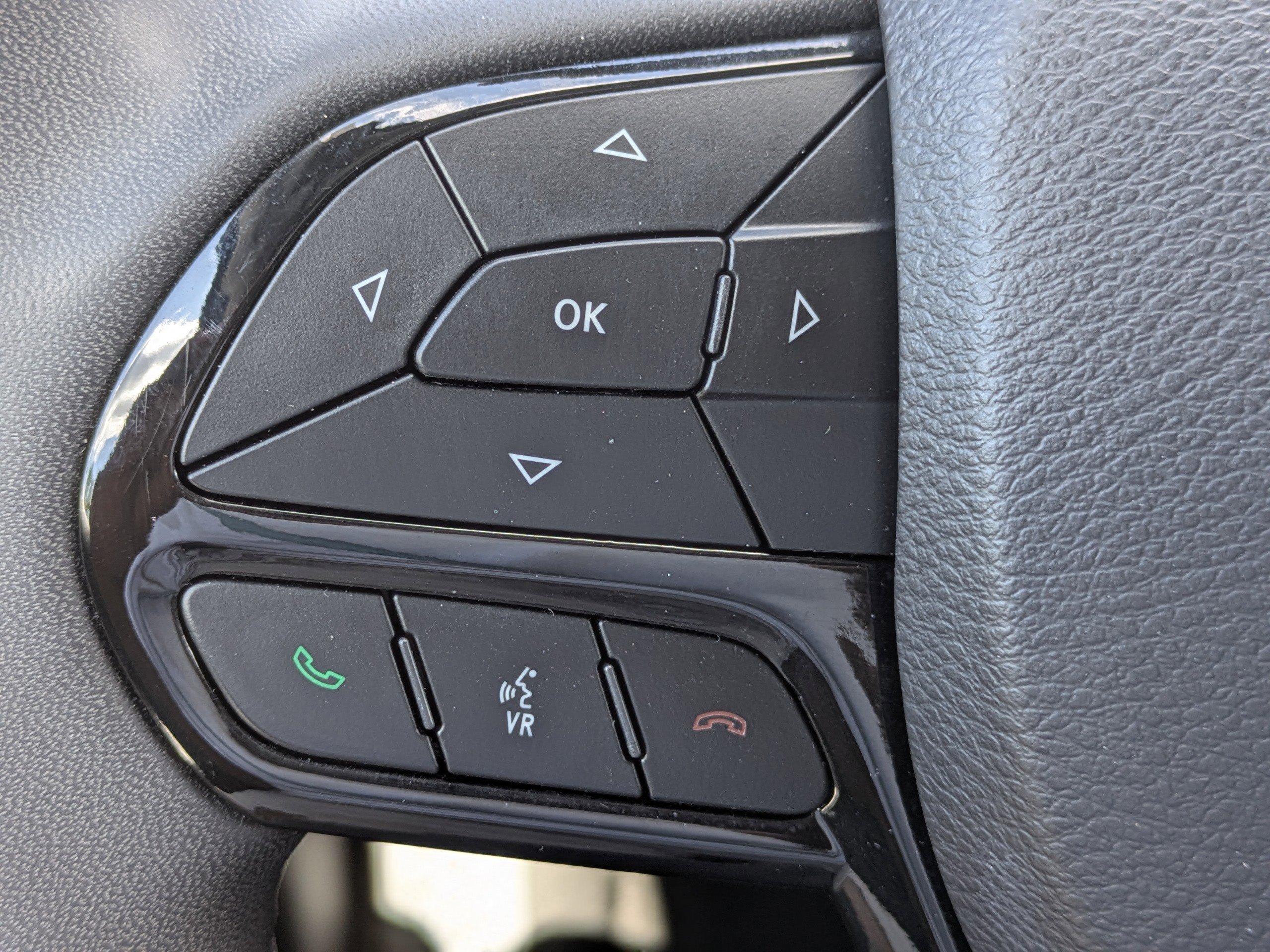 Used 2023 Jeep Cherokee Altitude Lux image 27