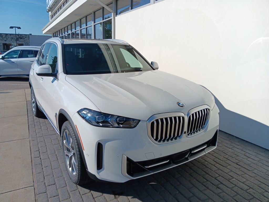 New 2026 BMW X5 xDrive40i w/ Climate Comfort Package image 1
