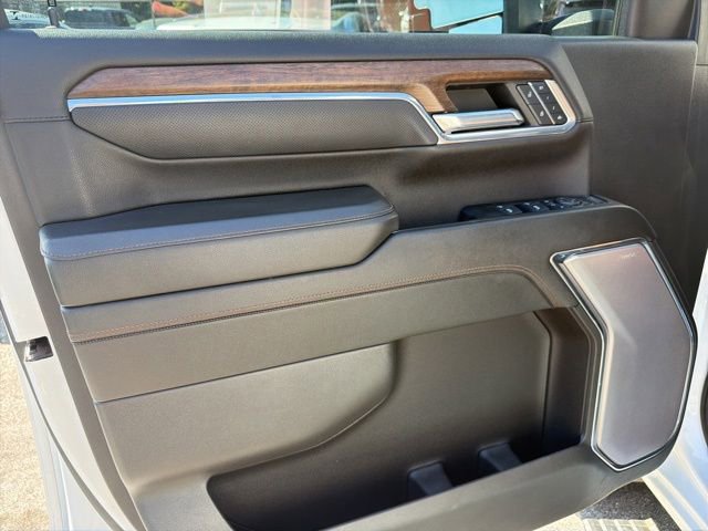 Used 2024 Chevrolet Silverado 2500 High Country w/ LPO, Dark Essentials Package AWD/4WD image 22
