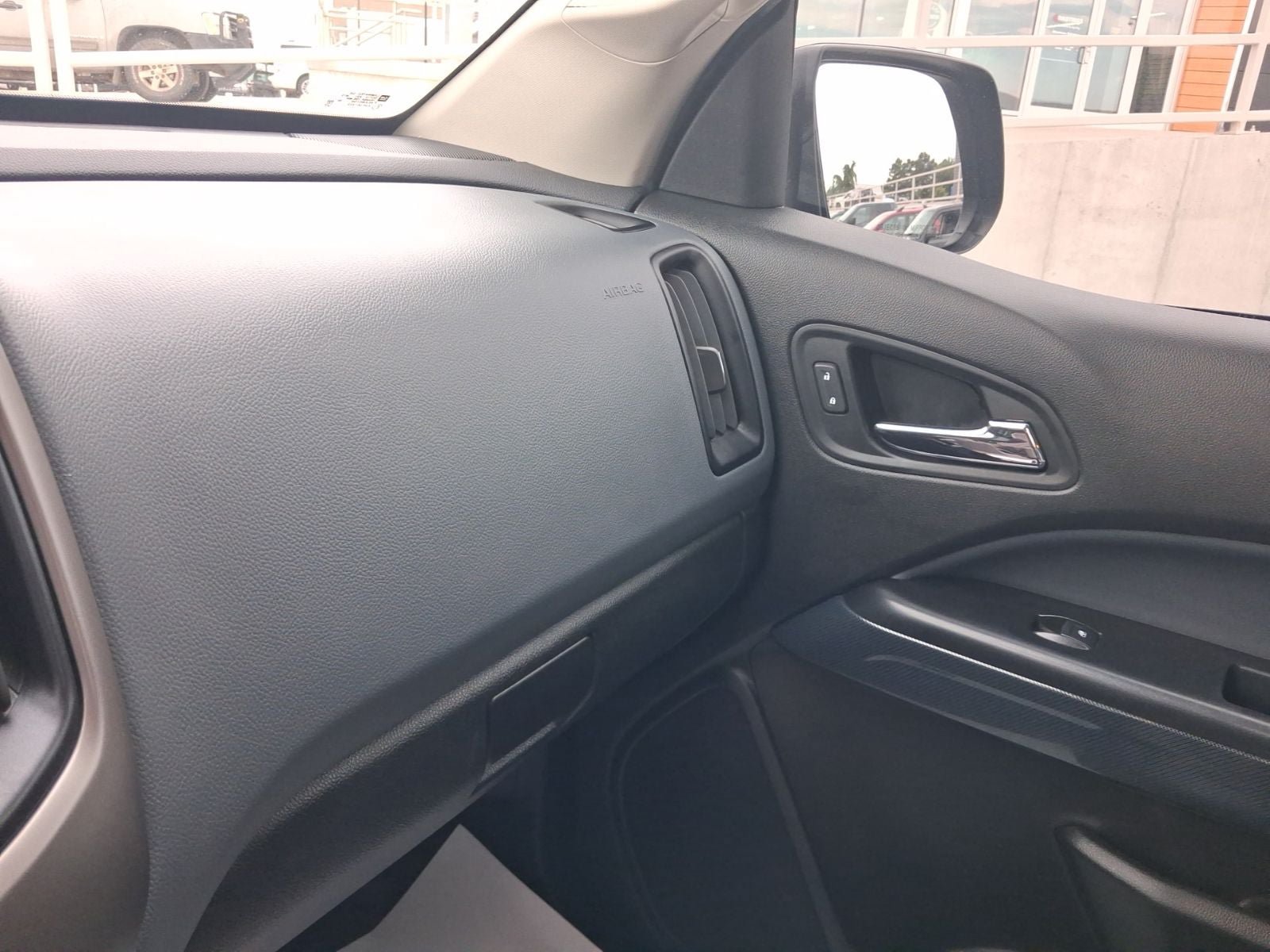 Used 2020 Chevrolet Colorado Z71 AWD/4WD image 16