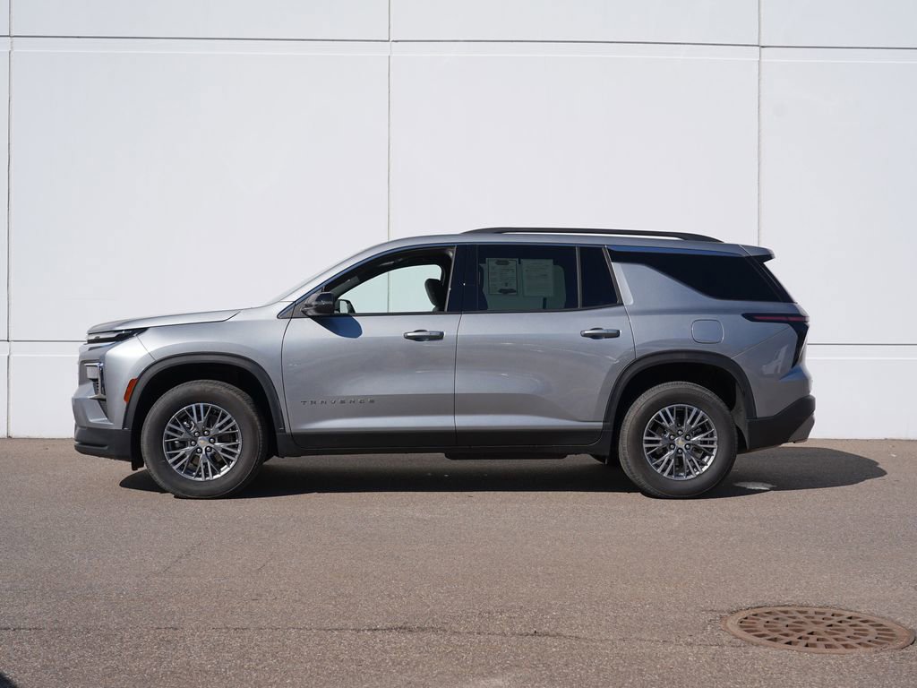Used 2025 Chevrolet Traverse LT image 6