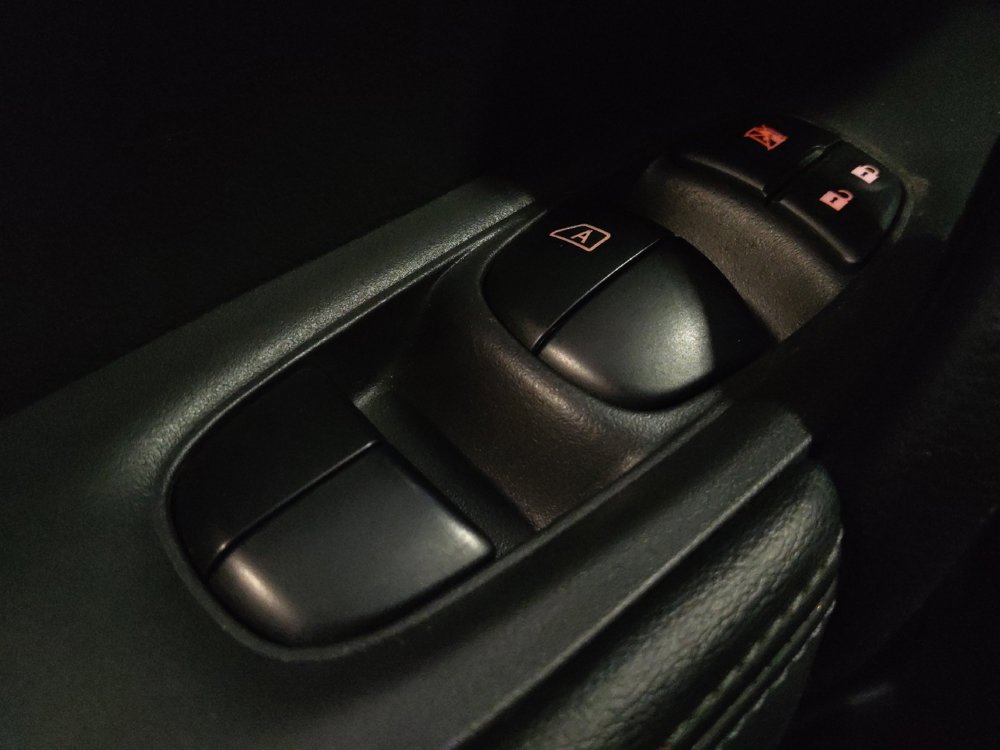 Used 2020 Nissan Rogue SV FWD image 27