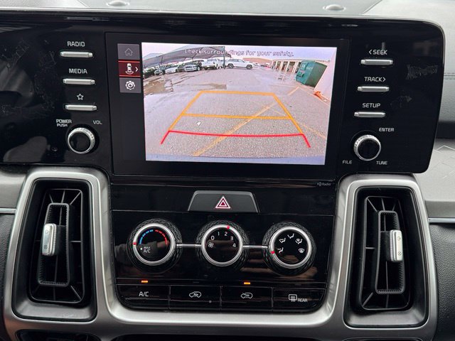 Used 2023 Kia Sorento LX FWD image 16