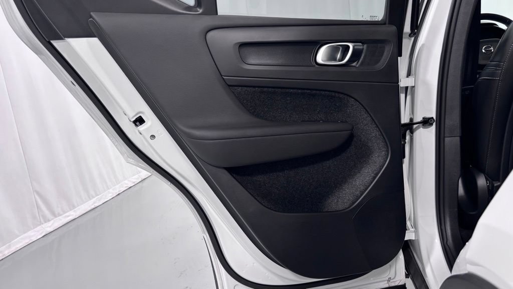 Certified 2026 Volvo XC40 B5 Plus AWD/4WD image 23
