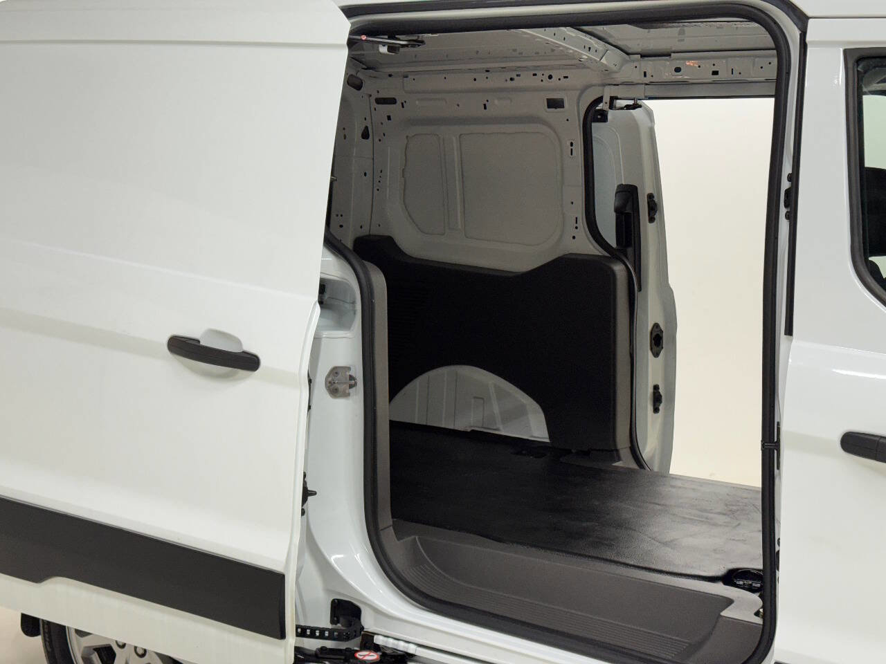 Used 2023 Ford Transit Connect XL FWD image 29
