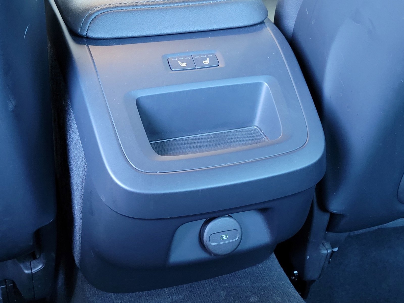 Used 2024 Volvo S60 B5 Core image 10