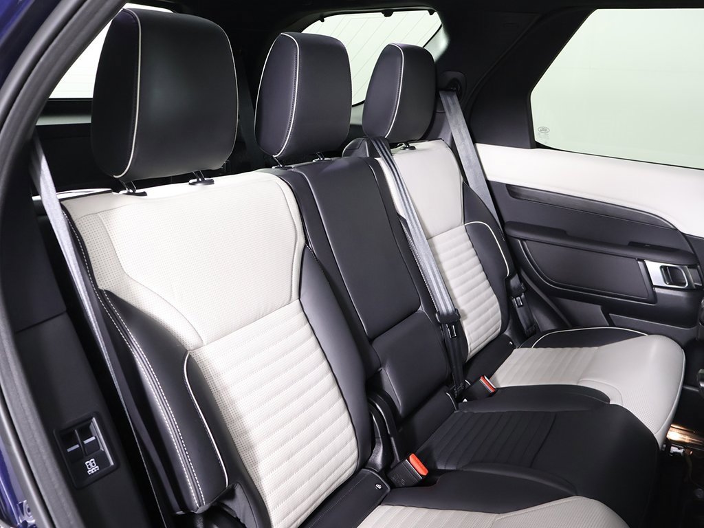 Used 2022 Land Rover Discovery HSE R-Dynamic image 34