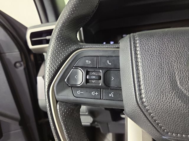 Used 2025 Toyota 4Runner SR5 AWD/4WD image 23