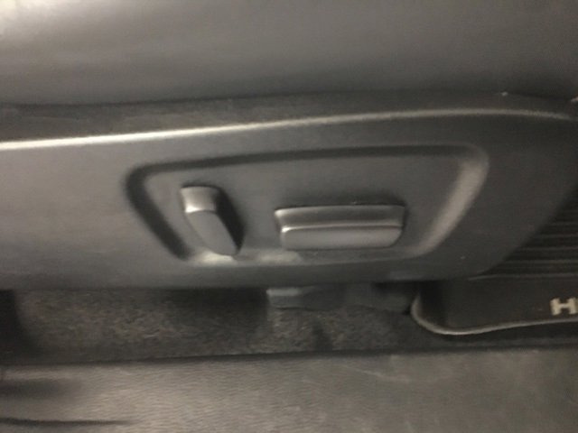 Used 2018 Toyota Highlander XLE image 38