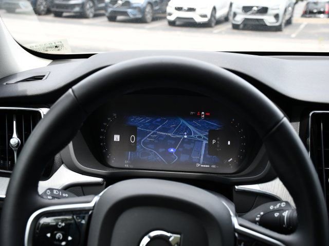 Certified 2025 Volvo XC60 B5 Plus AWD/4WD image 20