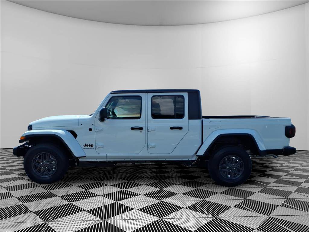 New 2026 Jeep Gladiator Sport AWD/4WD image 19