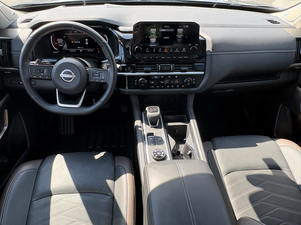 Used 2025 Nissan Pathfinder Platinum w/ Cargo Package AWD/4WD image 27