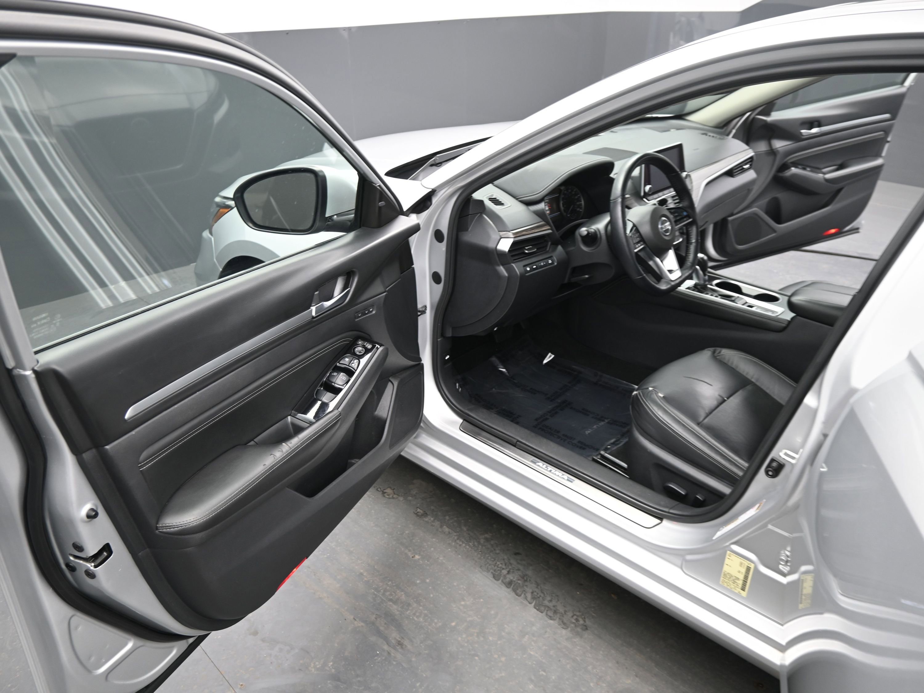 Used 2020 Nissan Altima 2.0 Platinum image 14