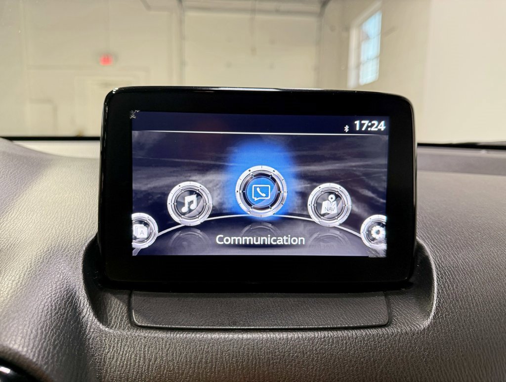 Used 2020 Toyota Yaris LE image 12