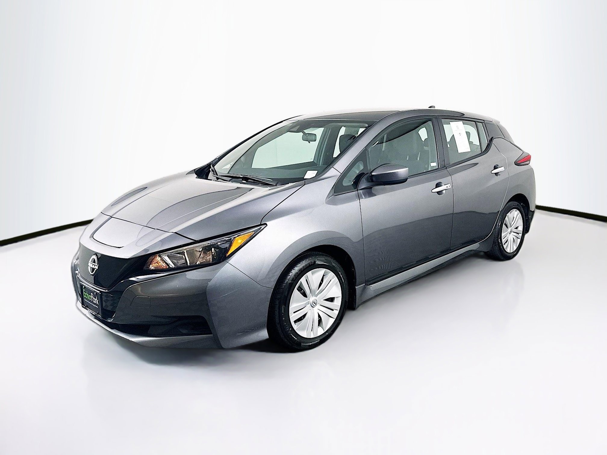 Used 2024 Nissan Leaf S FWD image 3
