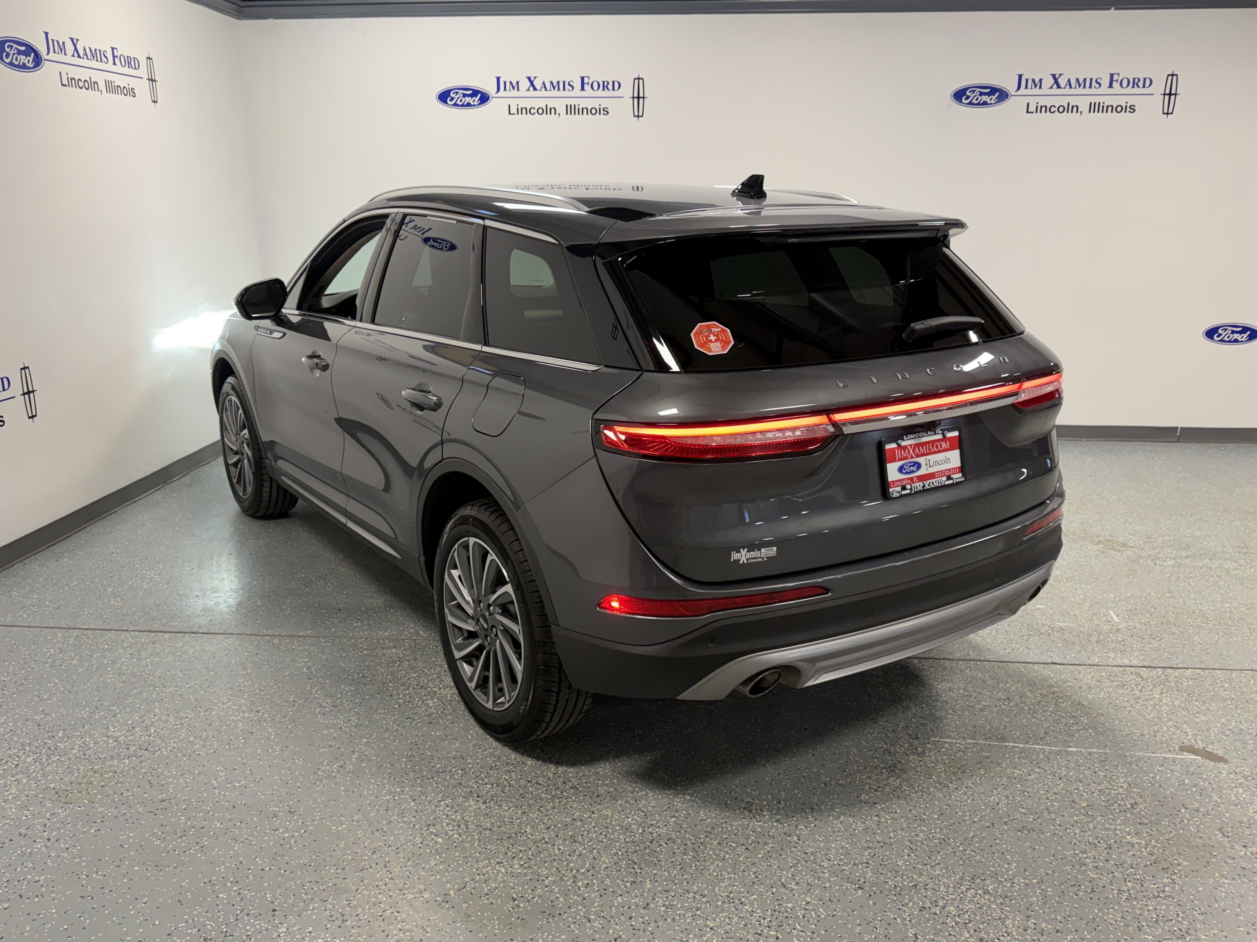 Used 2023 Lincoln Corsair Reserve w/ Equipment Group 201A image 4