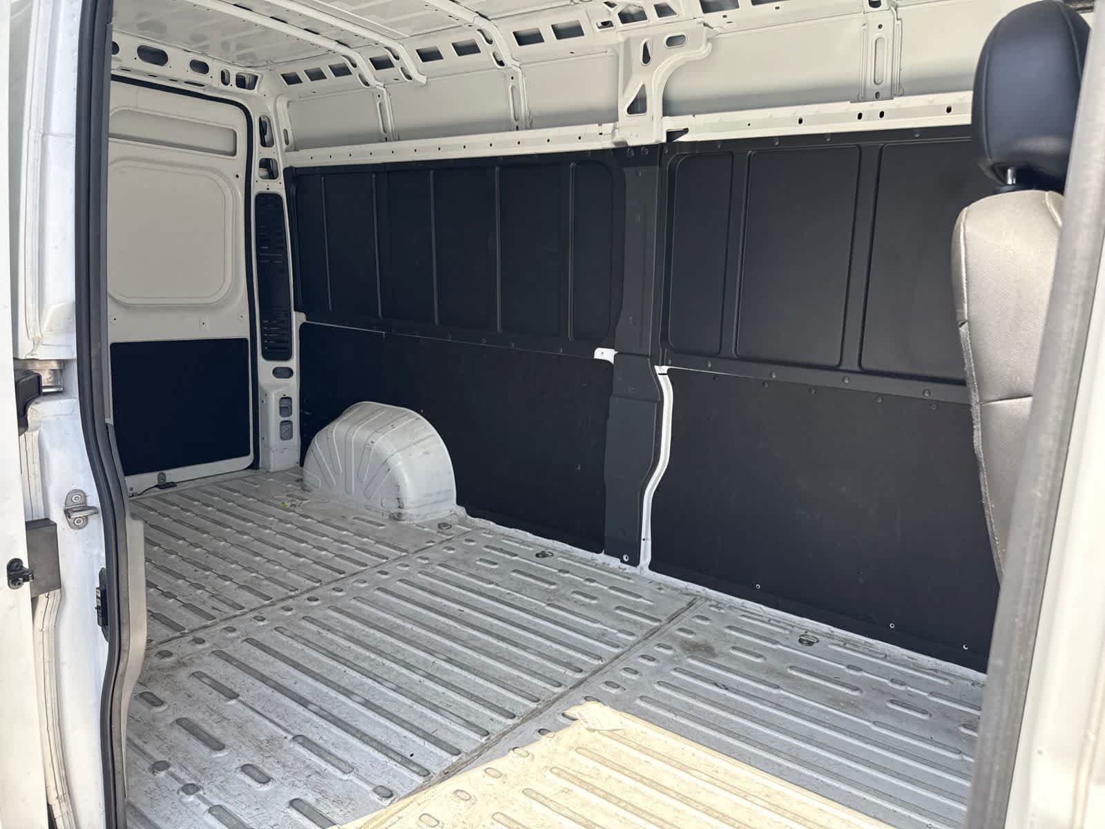 Used 2024 RAM ProMaster 2500 w/ Convenience Group FWD image 23