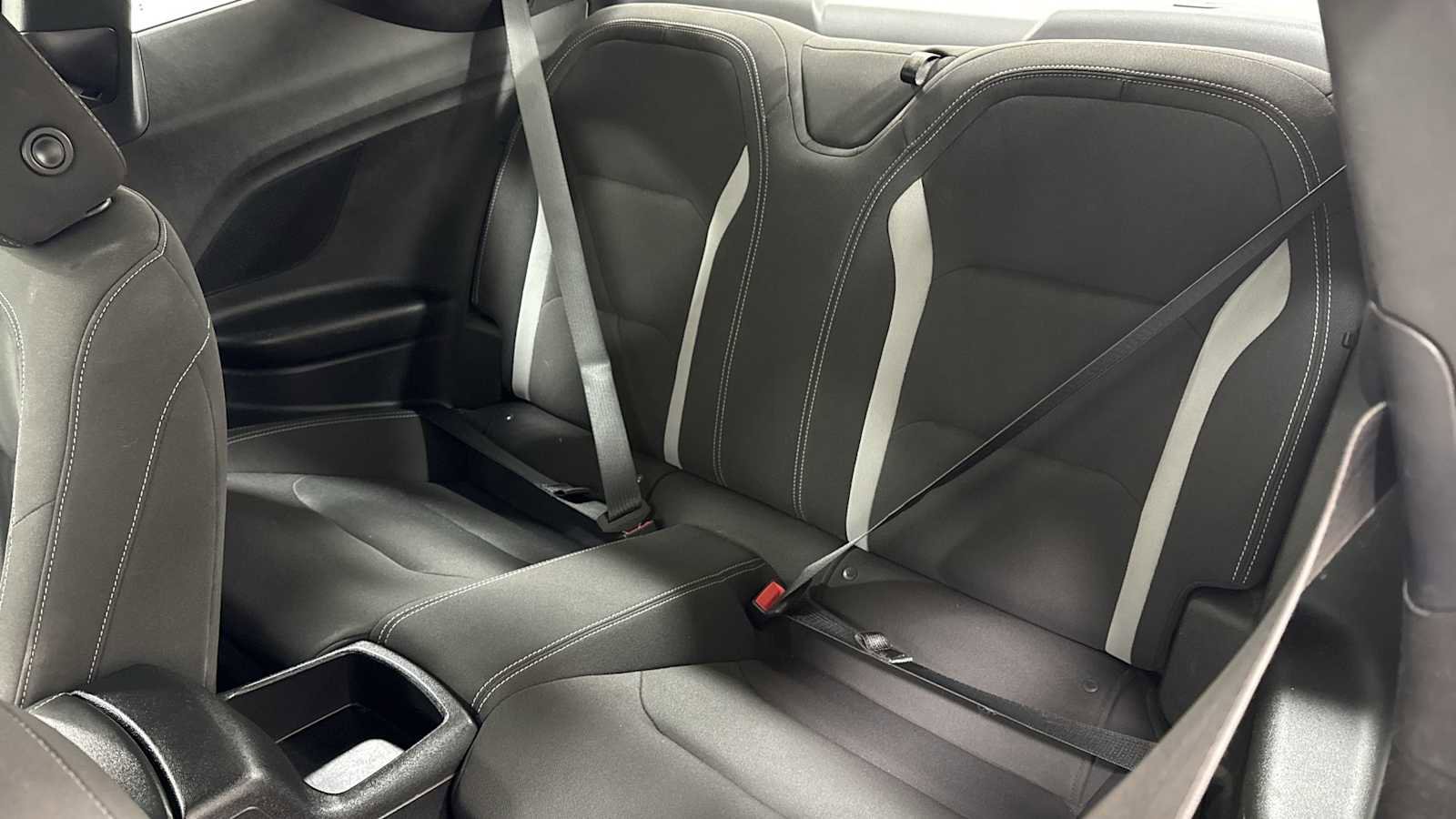 Used 2020 Chevrolet Camaro LT image 24