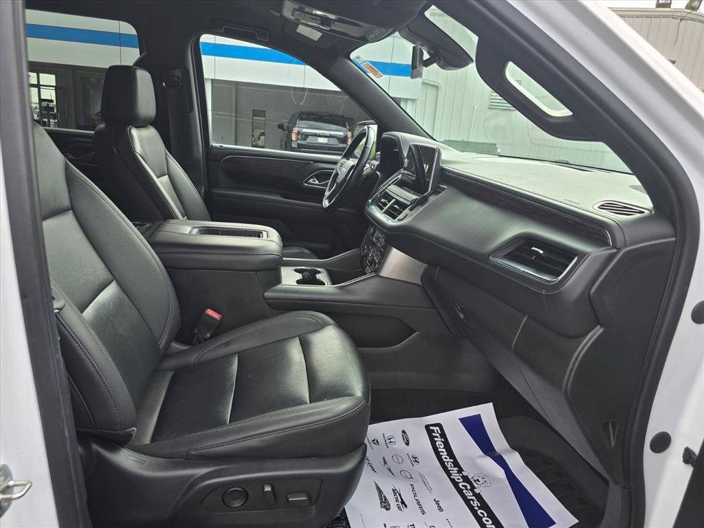 Used 2022 Chevrolet Suburban LT w/ Luxury Package RWD image 13