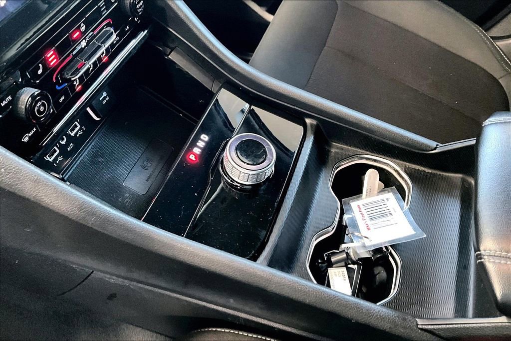 Used 2023 Jeep Grand Cherokee Laredo w/ Luxury Tech Group I image 16