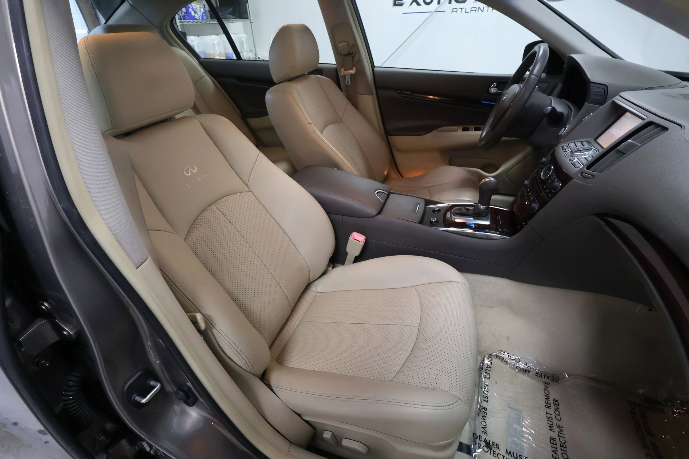 Used 2011 INFINITI G37 Journey w/ Premium Pkg image 32