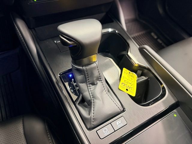Used 2025 Lexus ES 300h F Sport image 18