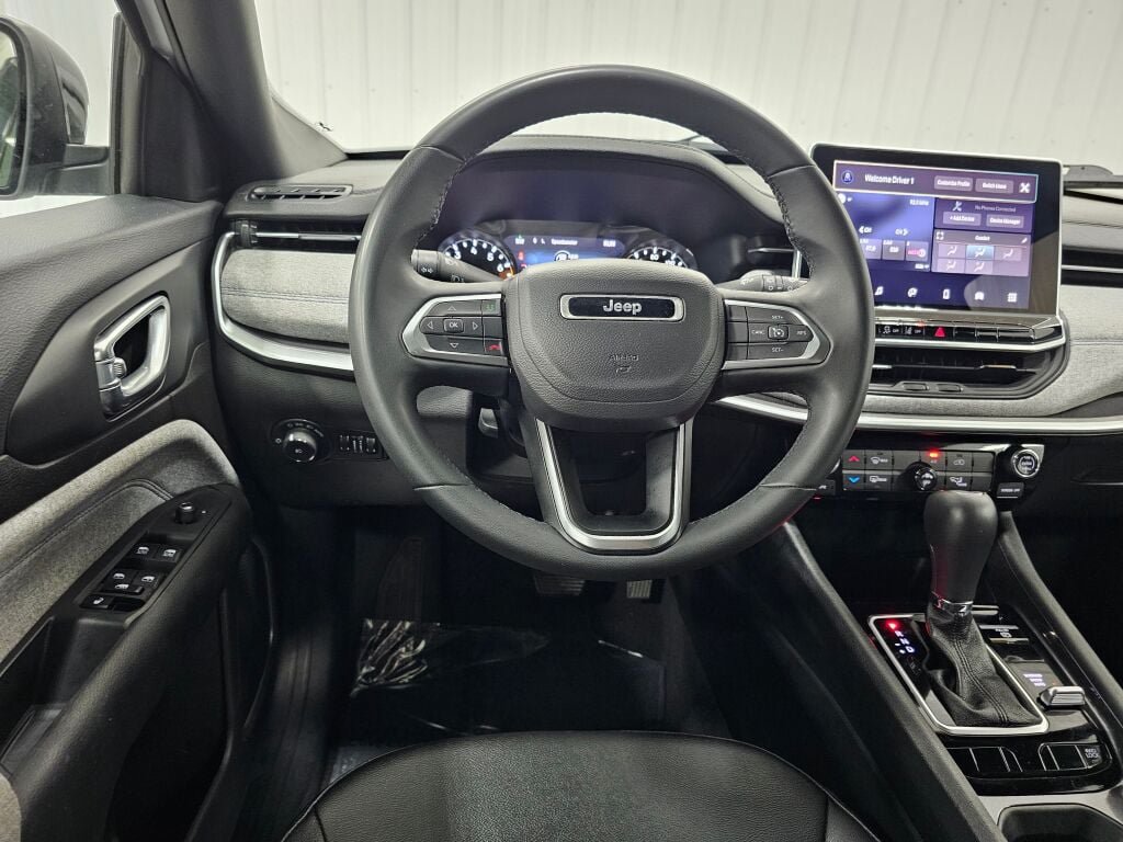 Used 2024 Jeep Compass Latitude AWD/4WD image 14