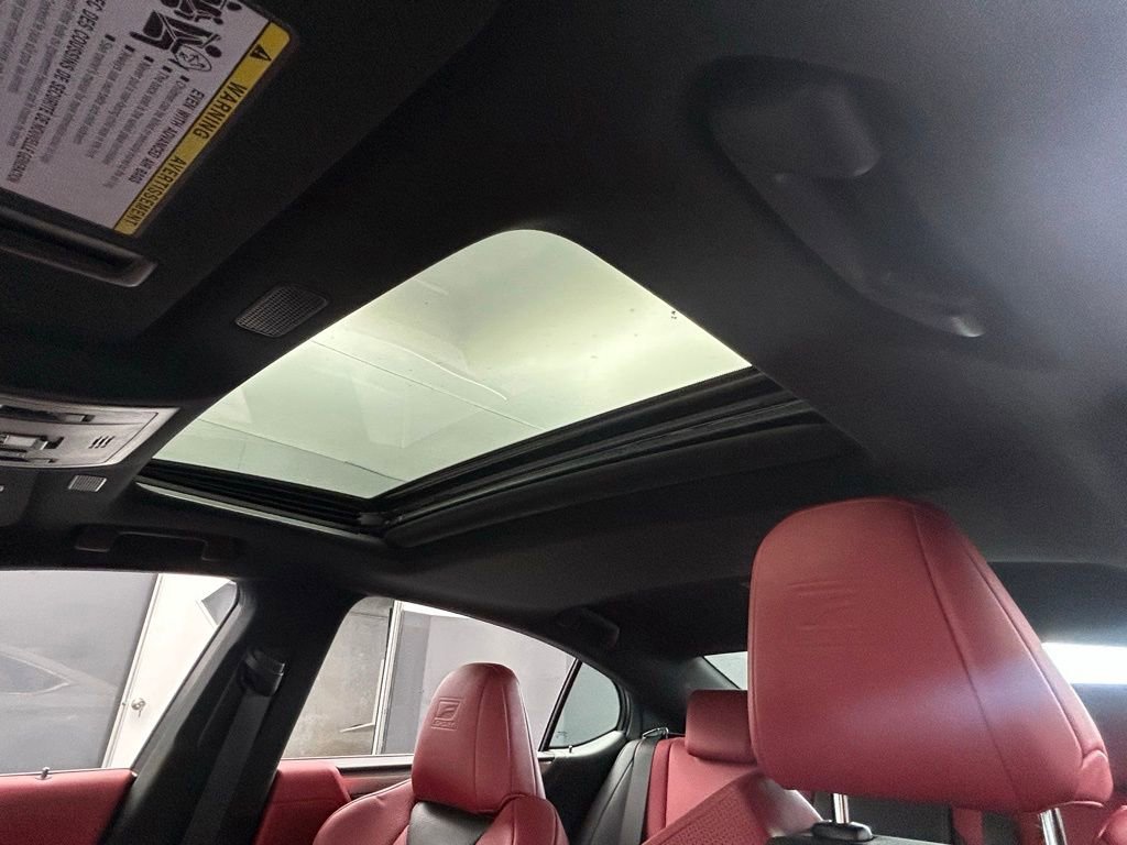 Used 2023 Lexus ES 300h F Sport image 9