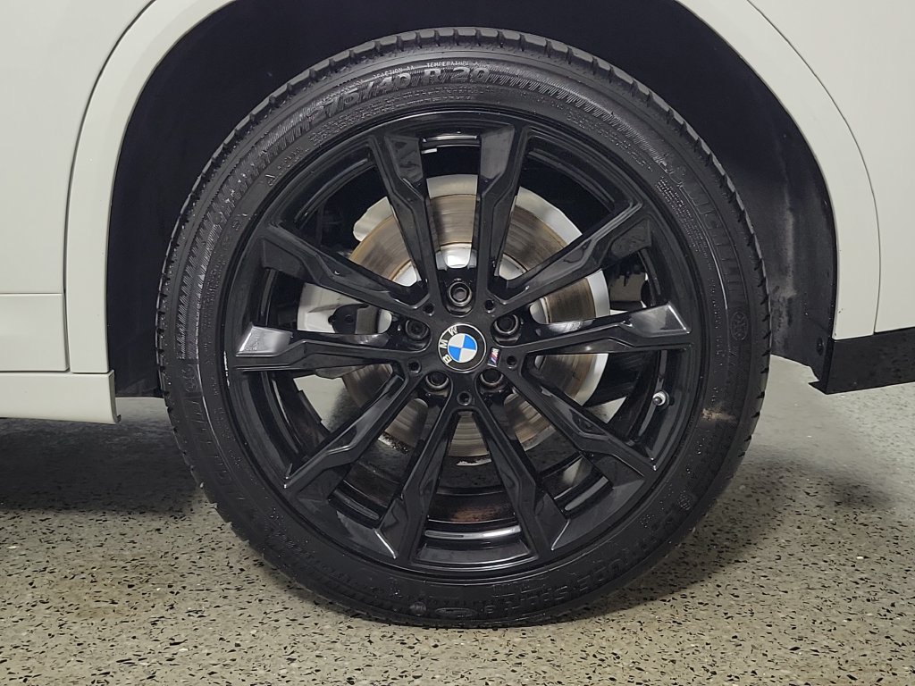 Used 2024 BMW X4 xDrive30i w/ M Sport Package AWD/4WD image 10