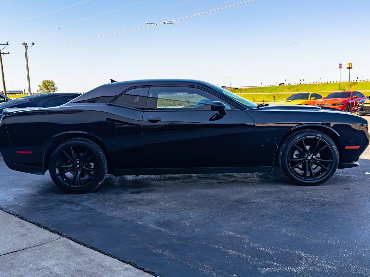 Used 2017 Dodge Challenger SXT w/ Blacktop Package RWD image 4