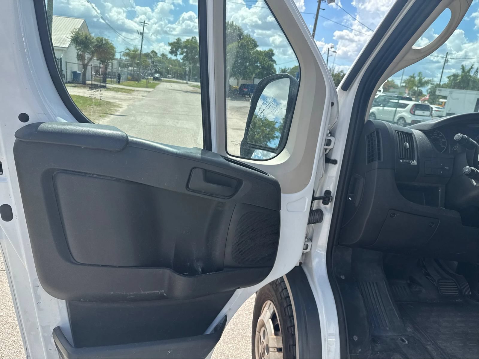 Used 2017 RAM ProMaster 2500 w/ Interior Convenience Group FWD image 20