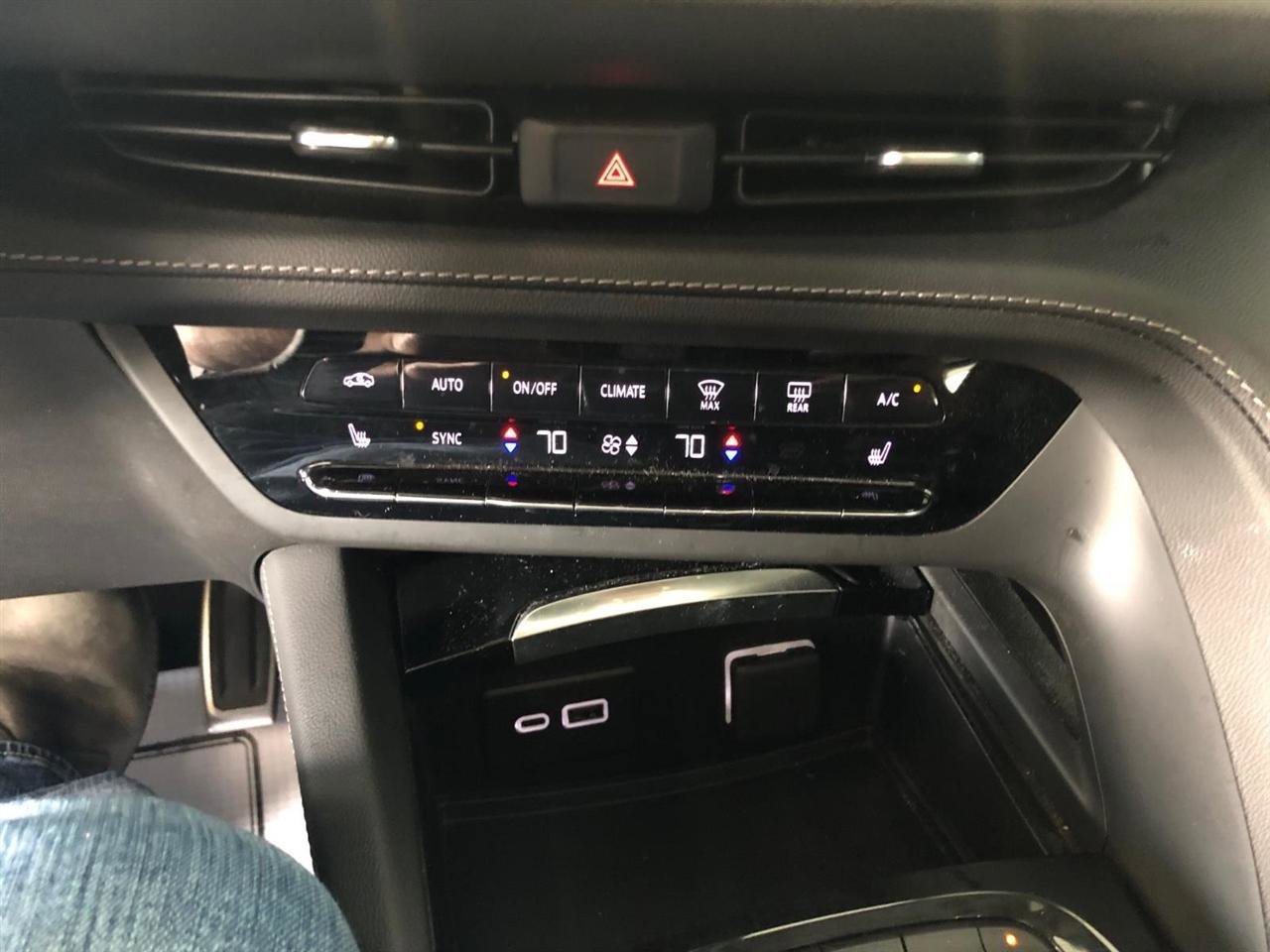 Used 2023 Buick Envision Essence w/ Sport Touring Package image 18
