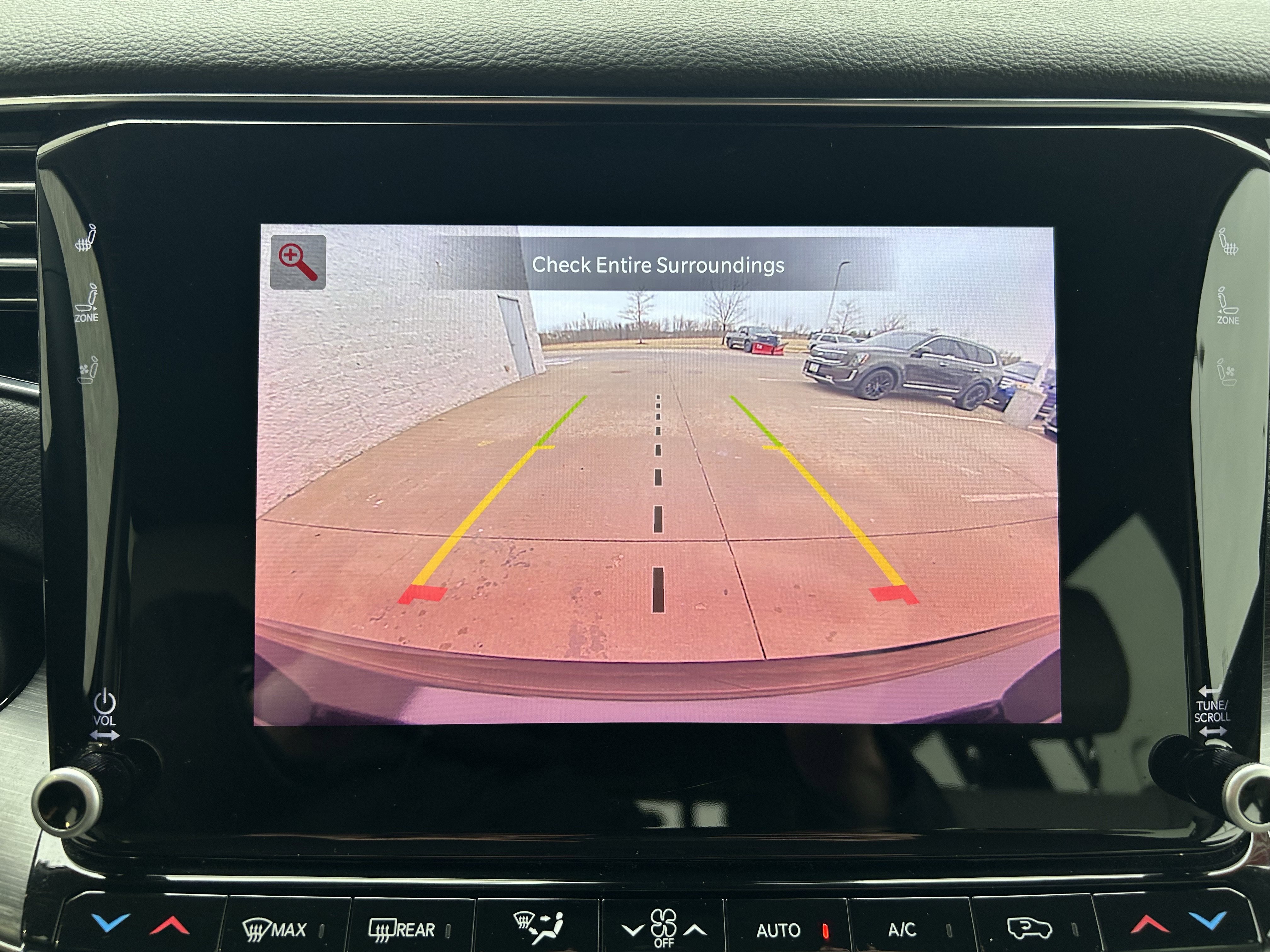 Used 2024 Jeep Wagoneer Series II w/ Flexible Seating Group image 31