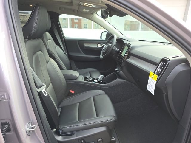 New 2026 Volvo XC40 B5 Plus w/ Climate Package AWD/4WD image 14